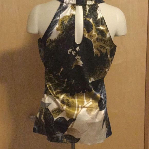 Halter golden print silky blouse - Picture 3 of 8